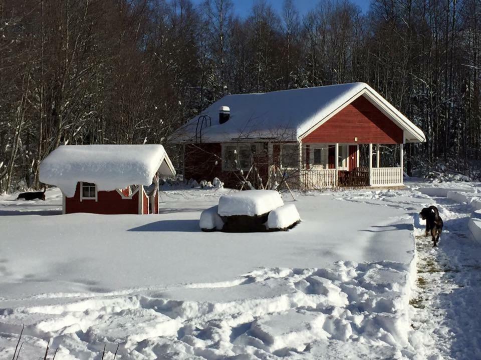 Hannunluhdan Lomamoekit Karijoki Exterior photo